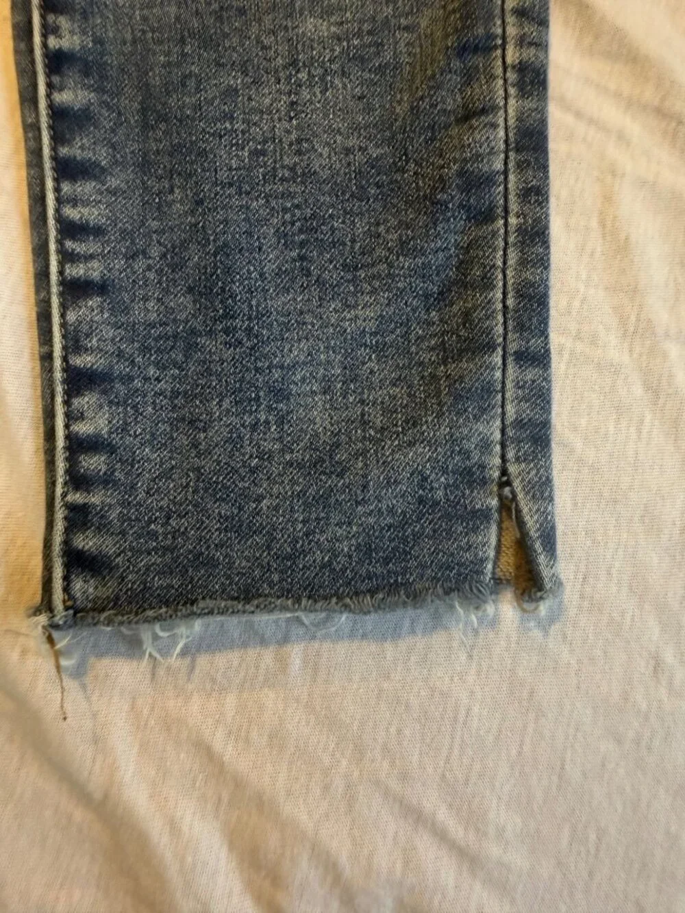 American Eagle hi Rise Jeans Size 4 Medium Blue Cotton Spandex Jeggings Raw Hem